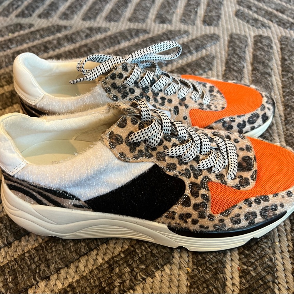 White Raven Women Shoes Sneakers 7.5 Leopard Print Fuzzy